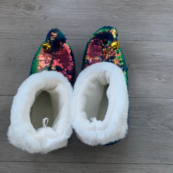 ⚡️3/$20 elf slippers - Picture 3 of 5